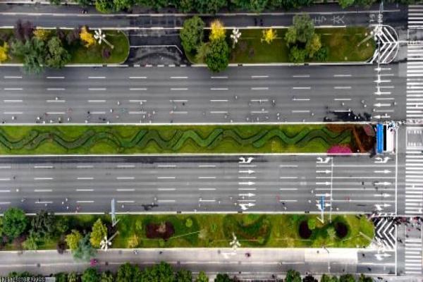 学校体育项目的多样性及教育成果